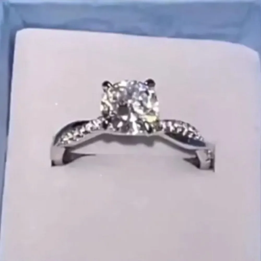S925 Sterling silver halo diamond wedding ring sz 7